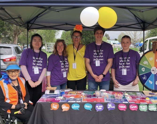 (Left to right) Heather, Meng, Nicki, Anita, Caio, and Charlotte volunteering at FluroFest Tauranga